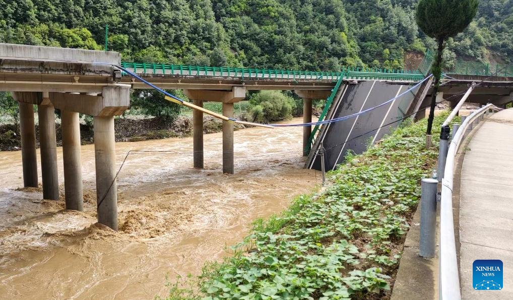 11 dead after bridge collapses in northwest China