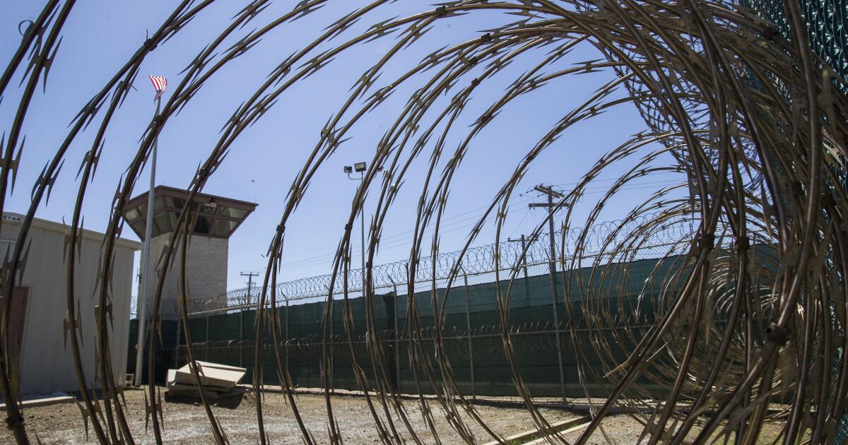 Opinion: Sending immigrants to Gitmo will be a fiasco for Trump and everyone else