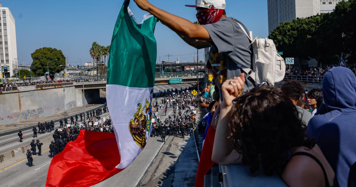 Mexican president condemns L.A. violence, calls on Mexicans to act peacefully