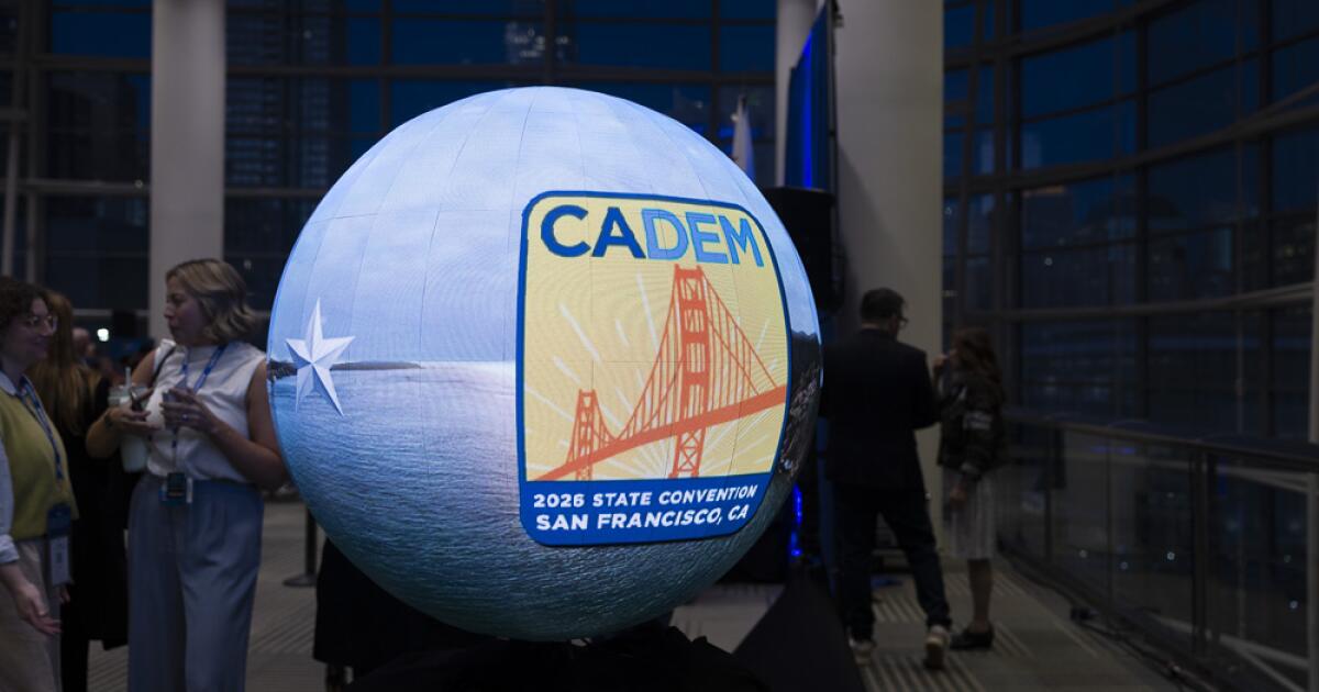 Democrats’ fear rising that too many candidates in governor’s race could lead to a Republican victory