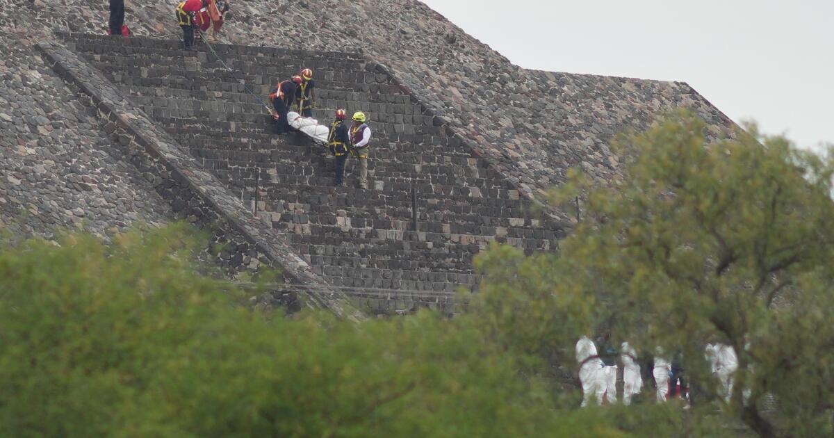 Gunman opens fire at Mexican pyramid, killing a tourist and wounding 6
