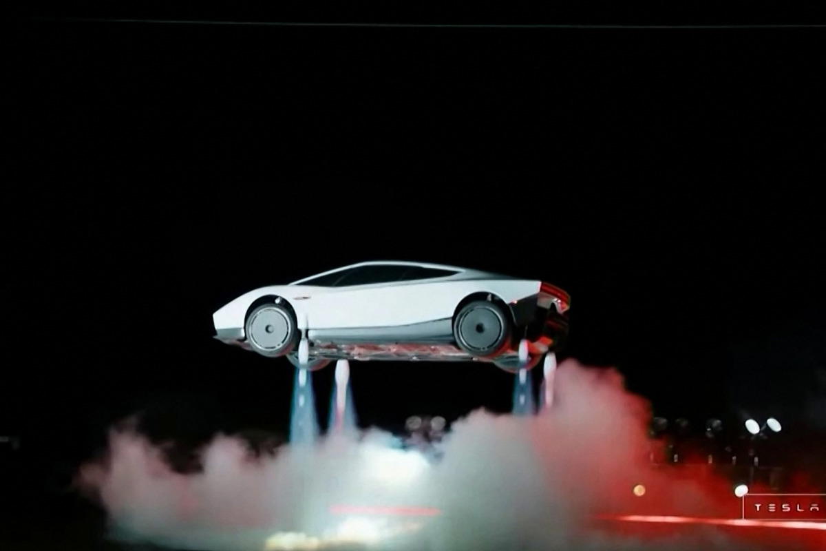 Elon Musk unveils Tesla’s ‘flying’ car